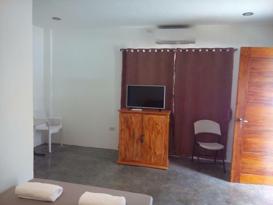 Mother Teresa Rooms&Restaurant Oslob Exterior foto